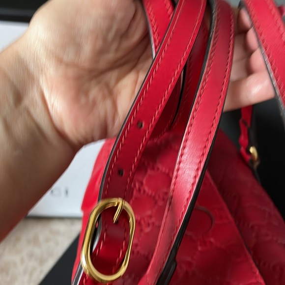 Authentic Gucci Red Leather Tote/ Shoulder Bag. - Picture 11 of 16
